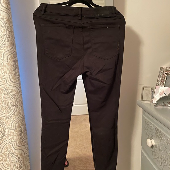 Black mid rise skinny stretch super comfy and stylish new - Picture 3 of 4
